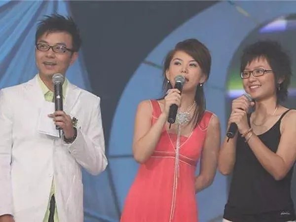 李湘成功瘦回了当年的好身材，她是怎么做到的？