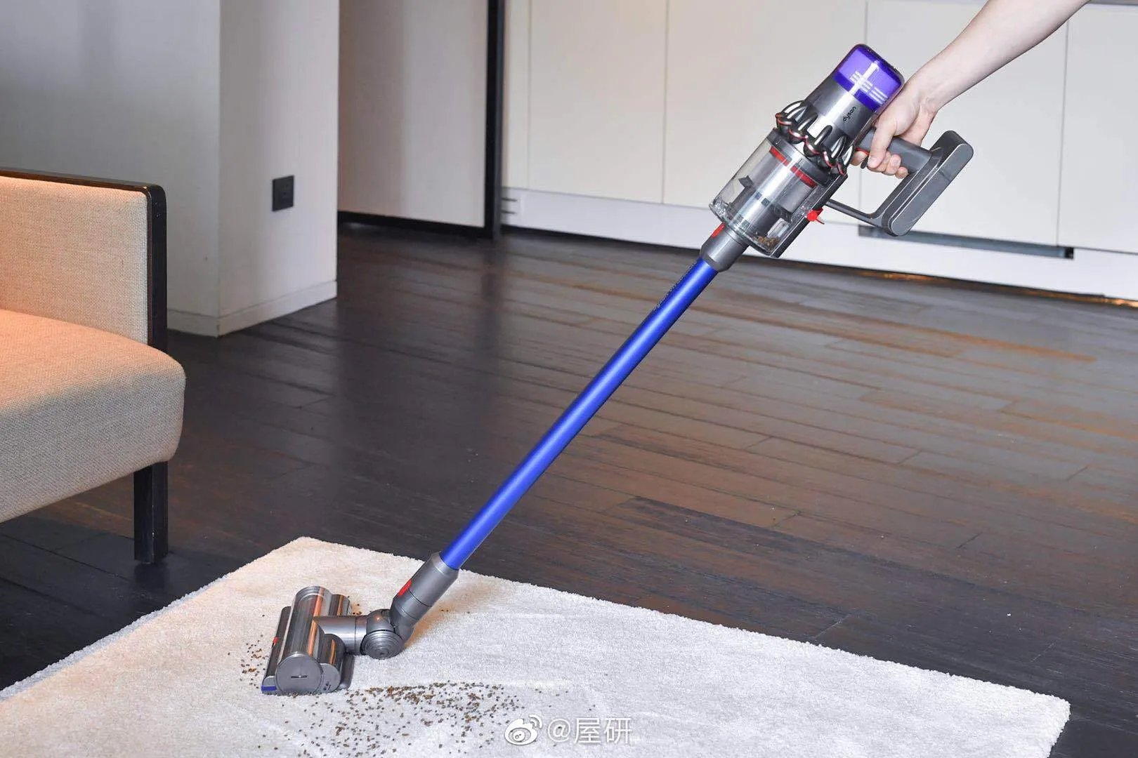 下午参加了Dyson的新品分享会，作为主角的V11也太炫酷了...