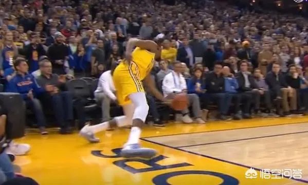 火勇裁判报告官宣，杜兰特界外救球是因哈登先犯规，火箭绝杀三分未提及，你怎么看？