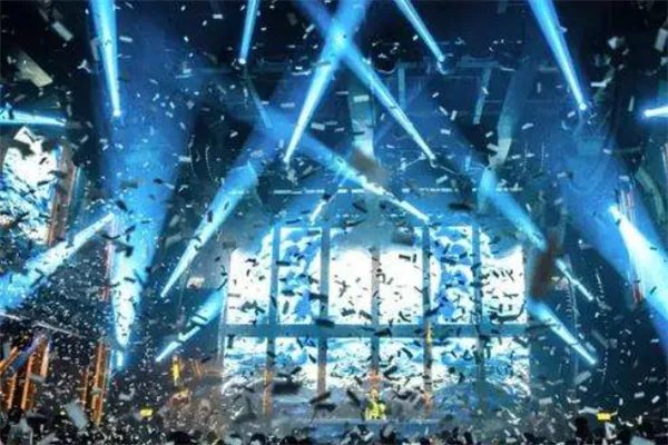 广州十大热门酒吧：Space plus酒吧上榜，第六是“空中酒吧”