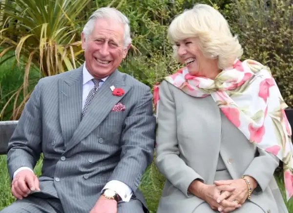 查尔斯继位成为英国国王，继承仪式将会如何进行？