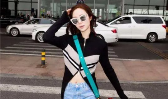 为什么女演员江一燕获得建筑奖惹争议？