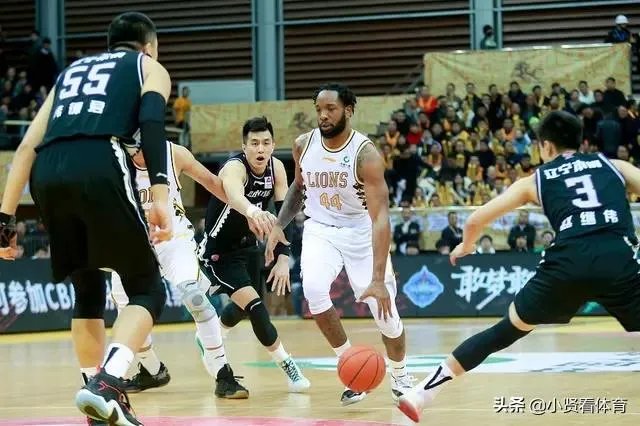 郭艾伦场均得分下降4分，是因为个人能力下滑吗？你怎么看？