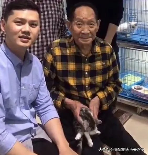 你知道哪些明星，在家养有什么样的宠物呢？