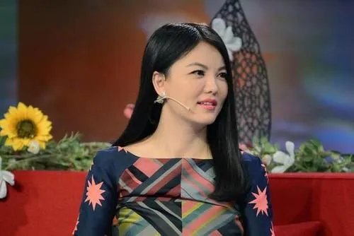 谢娜的主持水平和李湘的差距有多大？