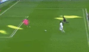 上海上港1比0蔚山现代武磊又闹笑话了,假摔怎么看?