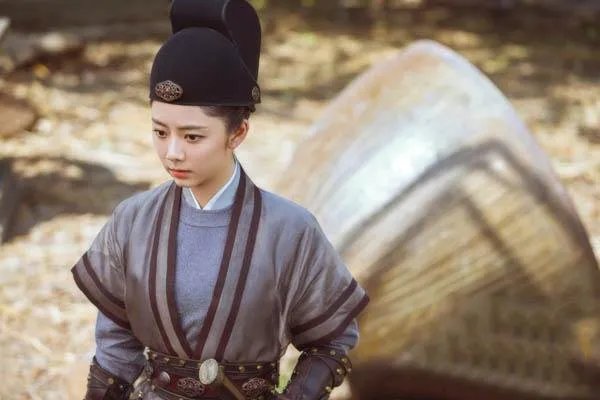 任嘉伦已经结婚了，为何网友说谭松韵跟他有料？