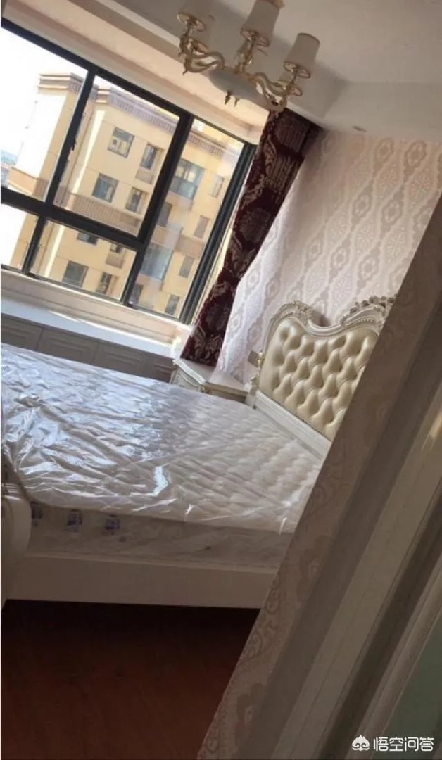 买了二手房原房东把神请走了，神位留下了可以扔掉吗？