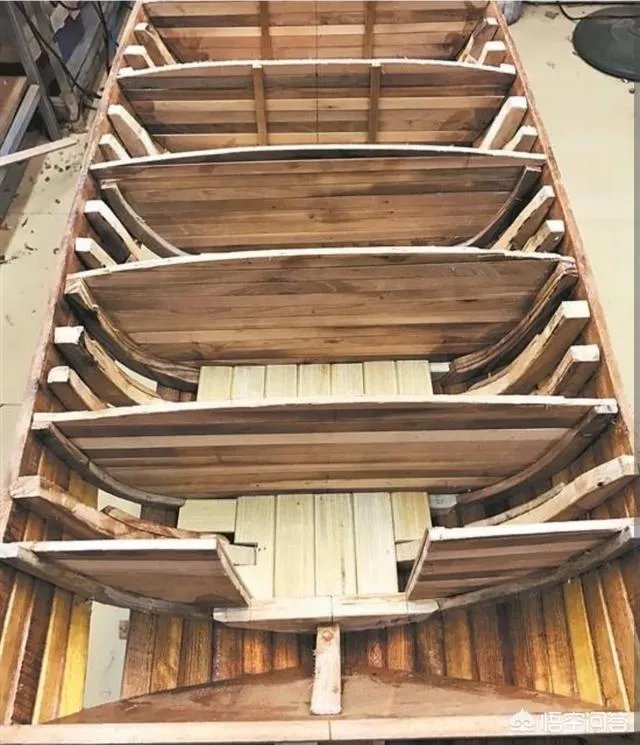 挪威的宙斯盾舰为什么一撞就沉没了？对此你怎么看？