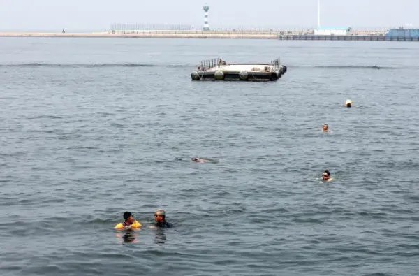 韩媒：一名中国游客在韩国海水浴场溺亡，事发当时有无人上前施救？