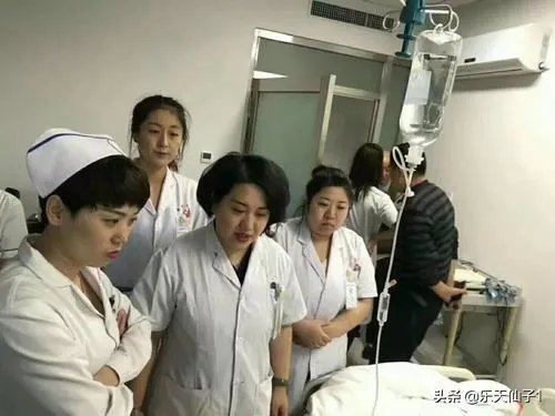 八十多岁的老太太病危，亲人要抢救，但老人叫孩子不要抢救了，你怎么看？