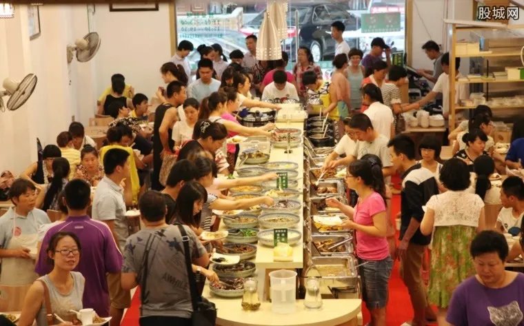 游客疑遇高价宰客 价格跟招牌标示不一样拒绝买单