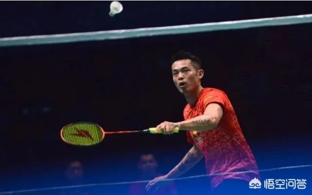 林李大战谢幕!李宗伟含泪退役，林丹发文:独自上场没人陪我了。如何评价两人关系？