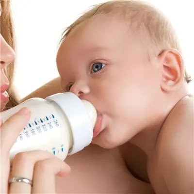 宝宝脸上长了红点儿是怎么回事