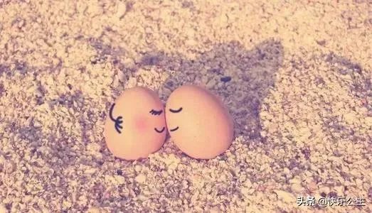 感情是靠感动还是靠吸引