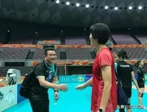 战胜中国女排之后，泰国女排教练达奈一脸平静的样子，显得并不兴奋，这是怎么一回事？