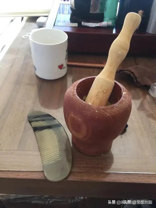 头发软，爱出油而且大把大把的掉头发，请问什么洗发水好使？