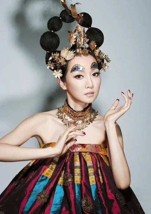 她从名字到血统都是造假，她被金星“撕”后淡出圈再复出人气低迷，她是谁？