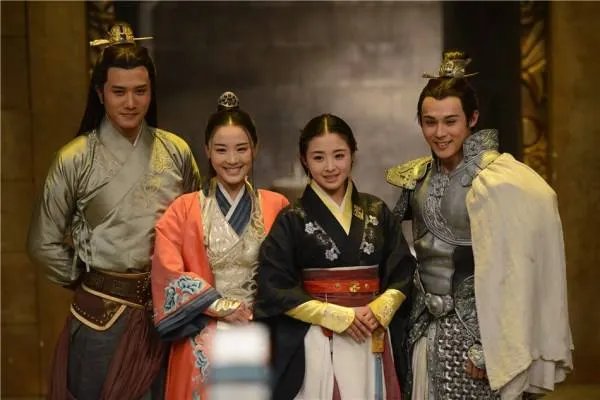 张含韵和彭冠英，这一对现在还在一起吗？