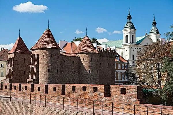 毫无存在感的波兰，为什么要拿华为向美国献媚？