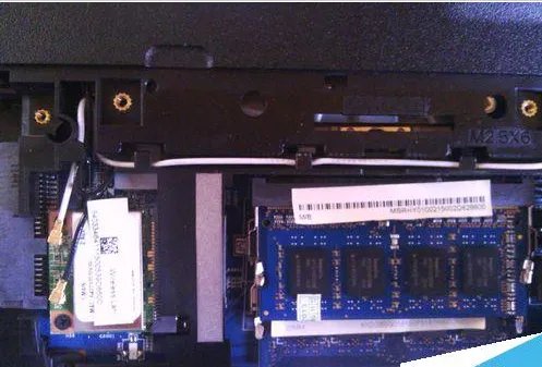 宏基的笔记本4750G 怎么拆开来自己清灰啊。