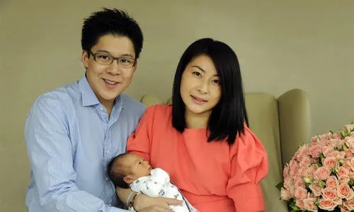 郭晶晶豪宅门损窗破久未修，郭晶晶嫁入豪门为何如此节省？