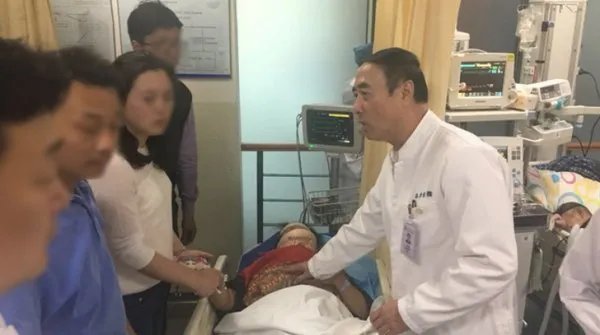 上海中环高架多车追尾具体伤亡情况如何？