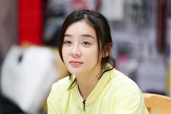 袁姗姗称:捏坏汉代文物可修复啊!文物本来就可修复,为何全网还要爆锤她?