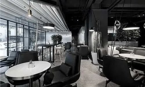 周杰伦开了家“地表最强”网吧