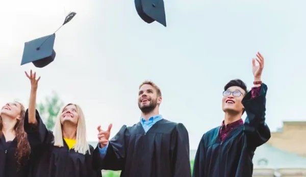 哪个日本留学中介好