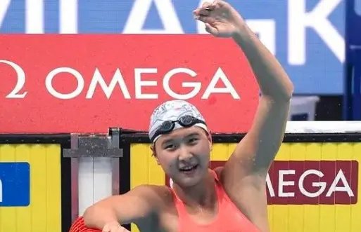 王简嘉禾获800米自由泳第五名，她的成绩如何？