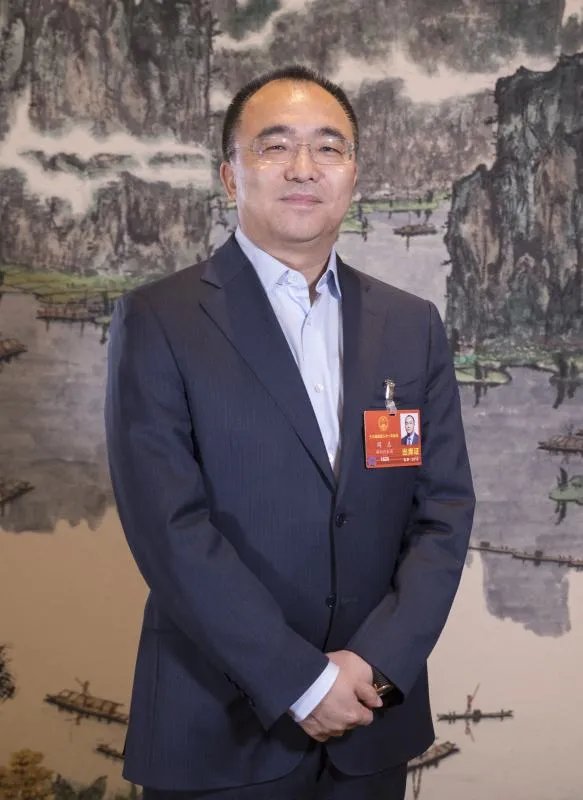 卓尔集团老总发家史