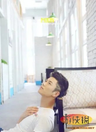 史上最帅地铁司机走红 女网友组团坐地铁围观