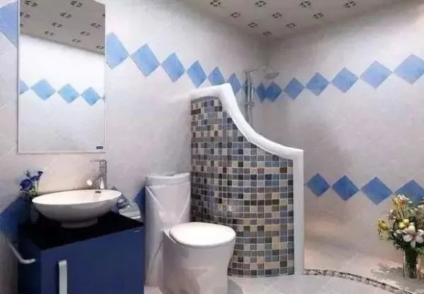 卫生间里可以做个半墙隔断，这样干湿分离好也好看！