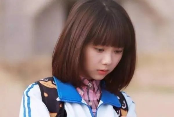 什么脸型的女生适合没有刘海的发型？