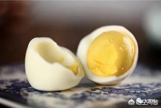 如何看待今年315晚会曝光出来的染色蛋冒充土鸡蛋，土鸡蛋和平常鸡蛋有何不同？