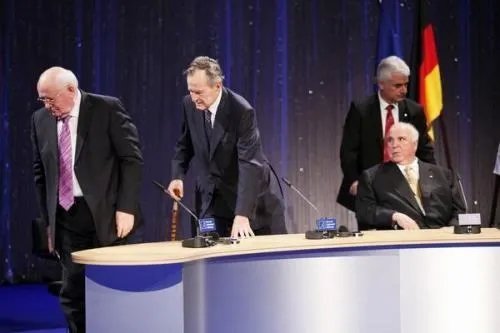 撒切尔夫人与戈尔巴乔夫关系好，为何戈尔巴乔夫不参加她的葬礼？