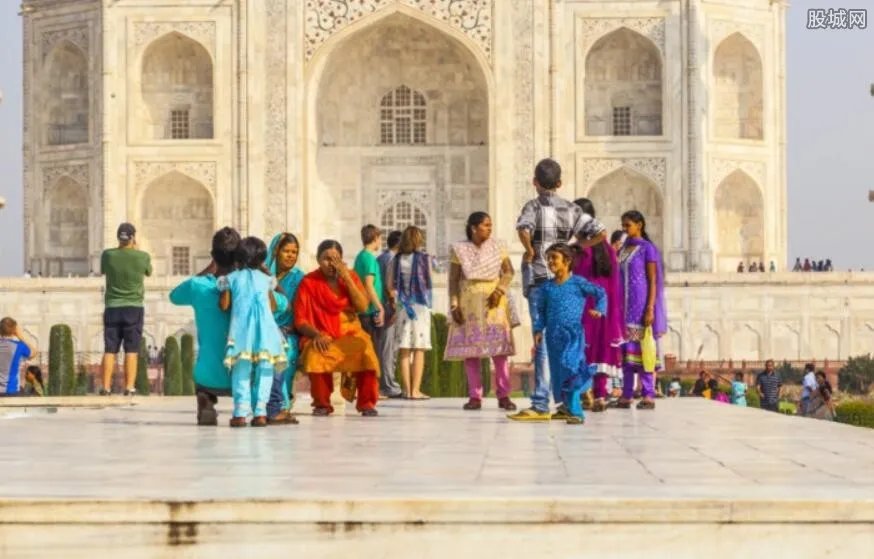 一妻多夫！印度五兄弟一起生活怎么办？