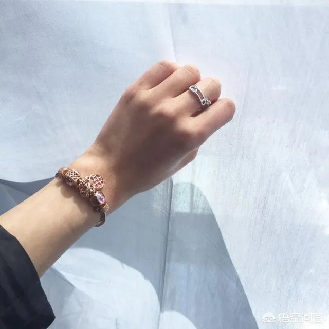 有哪些是好看但不贵的饰品?