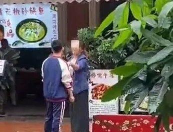 警方通报“女老板殴打员工”事件，事情的起因到底是什么？
