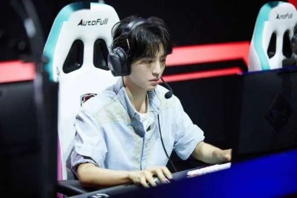 你怎么看待周杰伦王俊凯赛前互放狠话这件事呢？