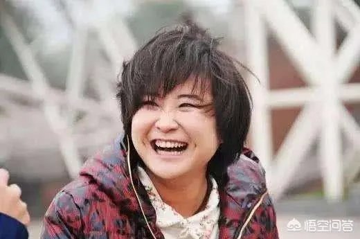 贾玲当年为什么会改行？她究竟是个怎样的人？