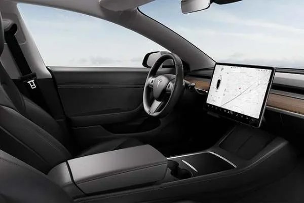 降价没两天，特斯拉Model 3又推出了新款