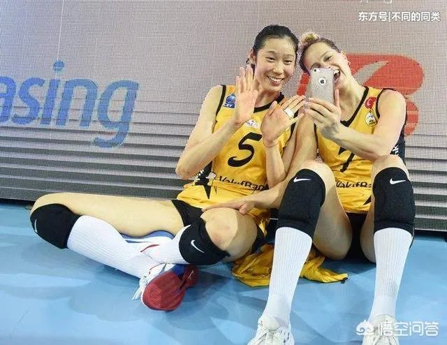 土超瓦基弗银行官宣与朱婷续约，至此上赛季球队四大外援全部续约，你怎么看？