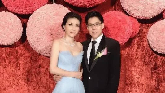 郭晶晶豪宅门损窗破久未修，郭晶晶嫁入豪门为何如此节省？