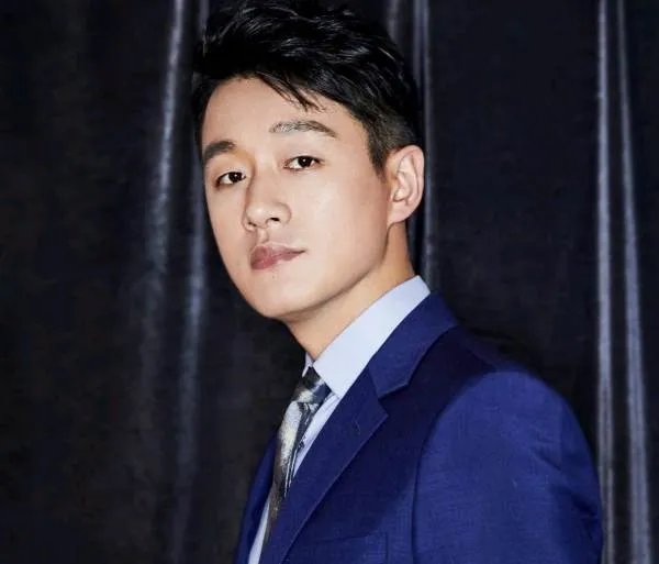 昨天跟男友在一起，他说我是极品，爱死我了，还叫我宝贝。怎么感觉他这样说话像坏男人呀？