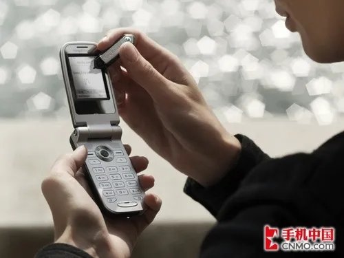 经典翻盖+手写 索尼爱立信Z558c超值价