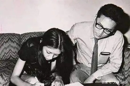 王小屯和李敖，相差33岁的爱情是什么样子？