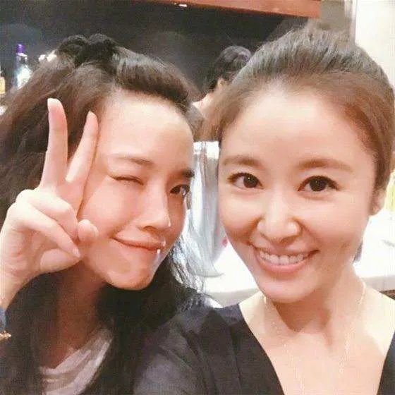 舒淇与林心如素颜合影，你认为谁的颜值更胜一筹？