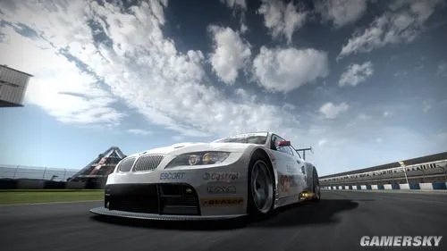 《极品飞车13：变速》完整破解版下载放出